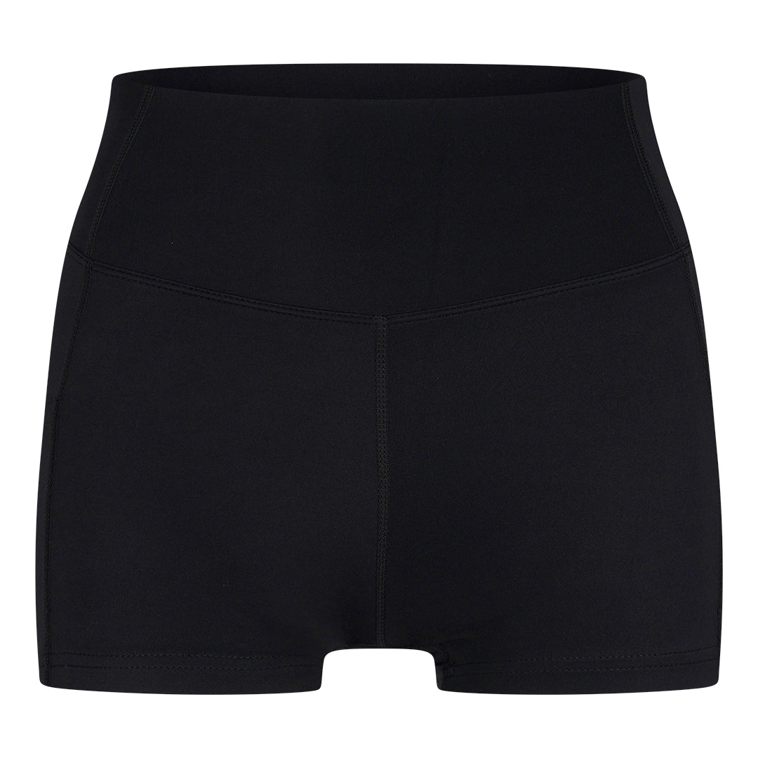 Zwarte tennisjurk met zakken en los short in het zwart.