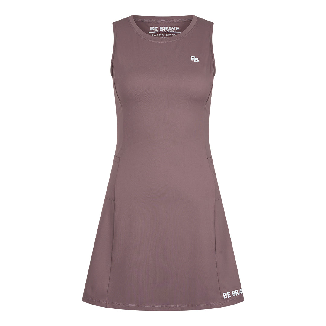 Roze tennisjurk met zakken en los short in het roze.