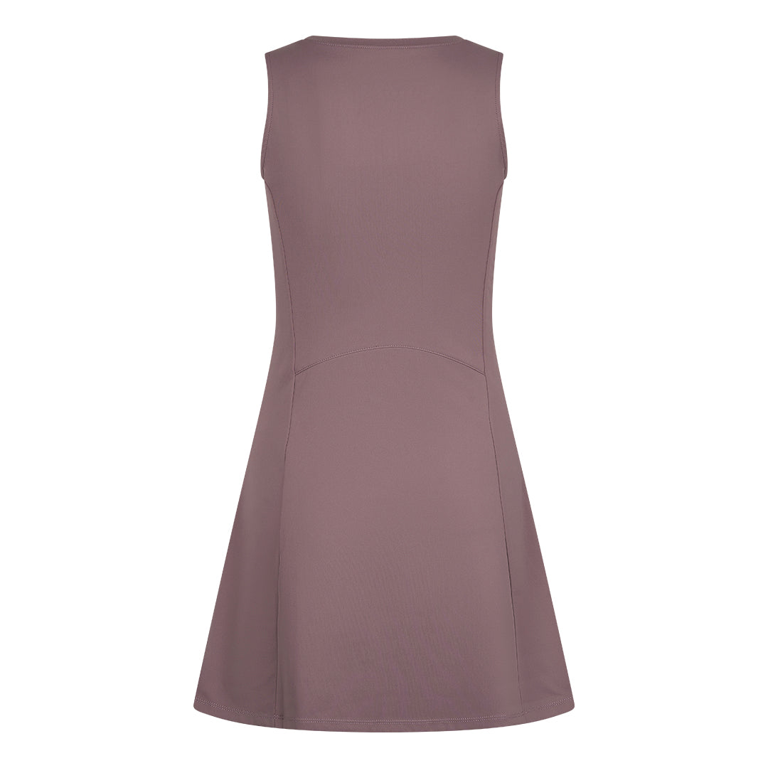 Roze tennisjurk met zakken en los short in het roze.